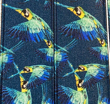 Laden Sie das Bild in den Galerie-Viewer, Hosenträger mit Papagei - ARA - KAKADU- (KUNSTSEIDE, blau)