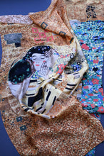 Laden Sie das Bild in den Galerie-Viewer, Klimt Seidenschal